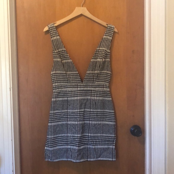 Forever 21 Dresses & Skirts - Forever 21 Adorable Knit Black and White Dress